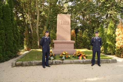 Kranzniederlegung am Denkmal 1813